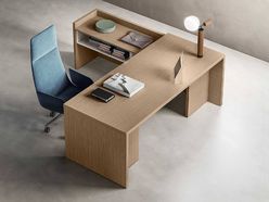 Bureau de direction sur crédence Forté