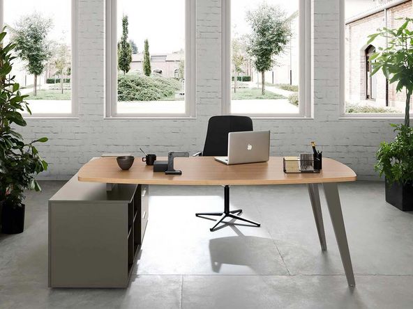 Bureau de direction Elvira ovale sur crédence