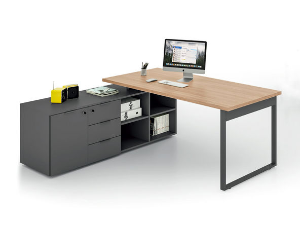 Bureau de direction Magistra sur crédence