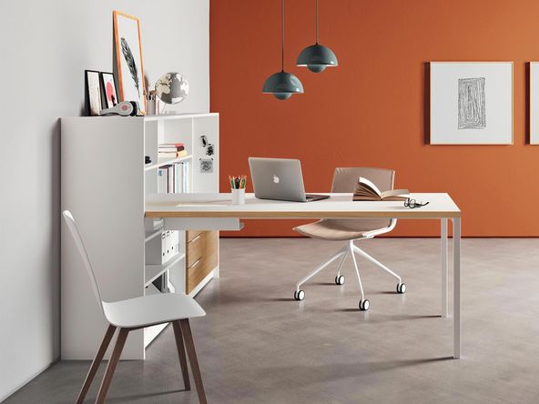 Bureau individuel Agile sur module de rangement