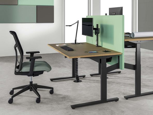 Bureau individuel Adéma C avec réglage en hauteur électrique