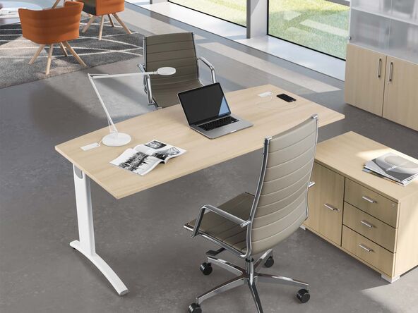 Bureau manager Elise+