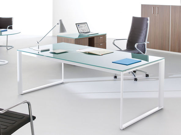 Bureau de direction Avène en verre