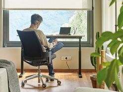 Bureau individuel Skala avec réglage en hauteur électrique