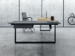 Bureau de direction Be.1 avec retour en verre