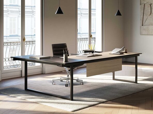 Bureau de direction Be.1 avec retour en verre