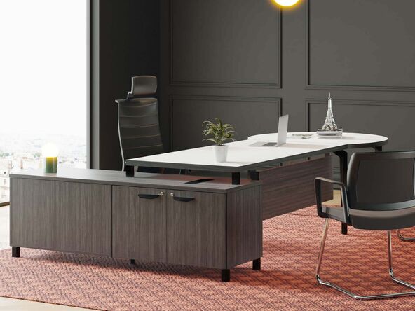 Bureau de direction Paris arrondi sur crédence