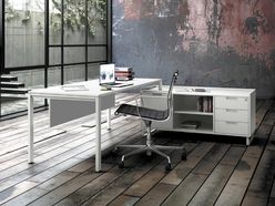 Bureau de direction Hypérion sur crédence
