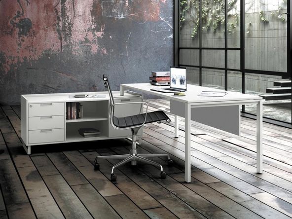 Bureau de direction Hypérion sur crédence