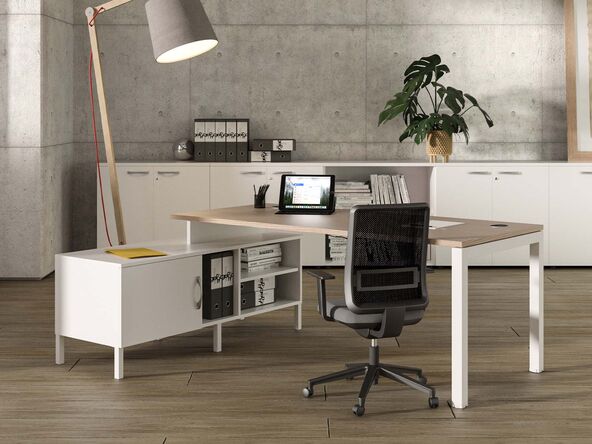 Bureau individuel Ponti sur crédence