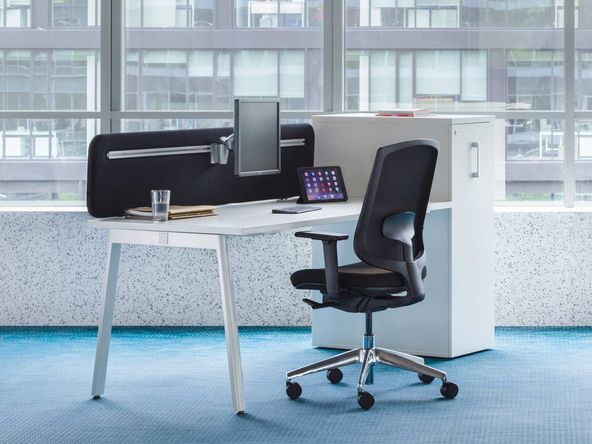 Bureau manager Sinétic sur caisson extractible