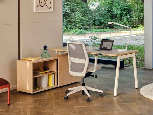 Bureau individuel Mogi sur crédence