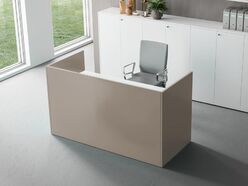 Banque d'accueil Accolta avec façade laquée