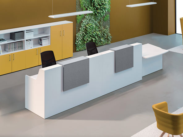 Banque d'accueil double Adélis avec accès PMR et façade en stratifié