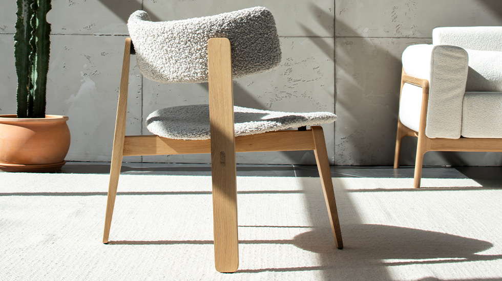 Chaises et tabourets en bois massif Nora