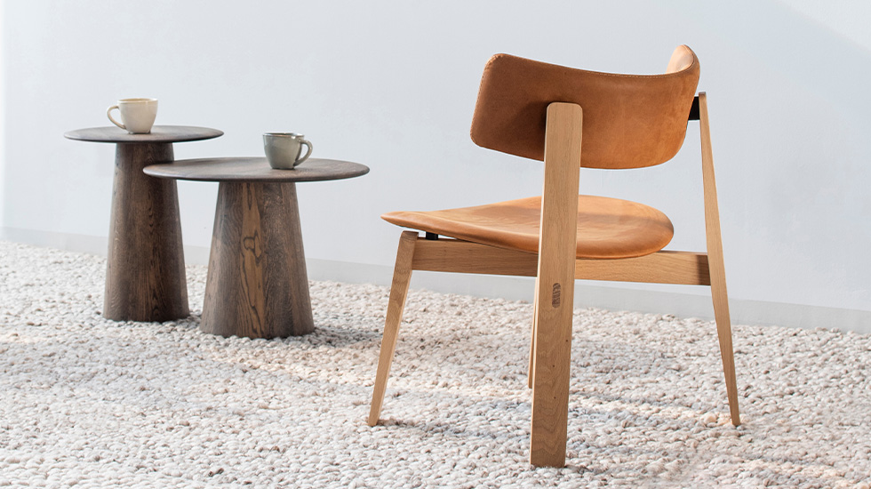 Chaises et tabourets en bois massif Nora