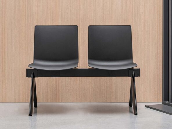 Chaises sur poutre Shila