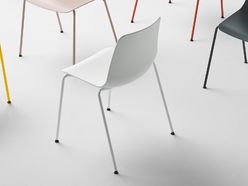 Chaise de collectivité Varya