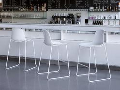 Chaises hautes et tabourets