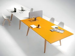 Table de réunion Elvira Wood laqué mat