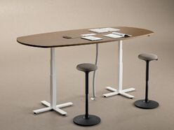 Table de réunion Winstor ovale avec réglage en hauteur électrique 
